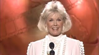 Doris Day Cecil B DeMille Award Golden Globes 1989 Clint Eastwood James Garner George Hamilton [upl. by Ghiselin]