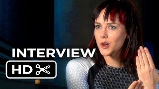 The Hunger Games Catching Fire Interview  Jena Malone 2013 HD [upl. by Ecnerwaled]