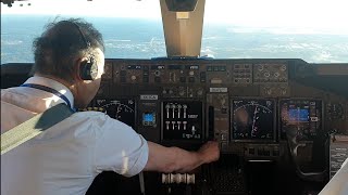 cockpit view BOEING 747400 LANDING HOUSTON AIRPORT [upl. by Nelyag988]