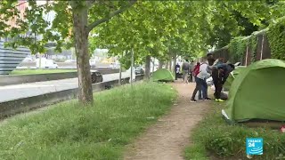 Les conditions de vie difficiles des migrants et réfugiés à Paris [upl. by Esmond]