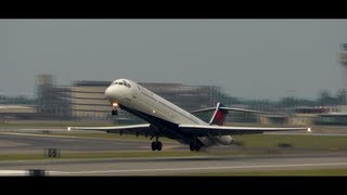 Incredible Delta MD80 Takeoff [upl. by Aiseneg]