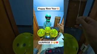 Delivery Wale Bhaiya K Liye New Year Surprise 😄🎉💥 Happy New Year🎉 shorts ytshorts [upl. by Neelyak339]