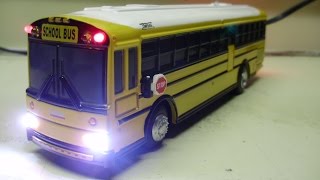 Austins custom THOMAS SAFT LINER HDX diecast school bus model w working lights [upl. by Erich]