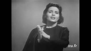 Amalia Rodriguès « Uma Casa Portuguesa » [upl. by Ardle]