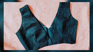 Deep neck Saree Blouse Cutting and Stitching  V neck blouse cutting and stitching in Hindi [upl. by Eicnarf]