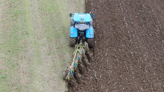 A FEW HINTS and TIPS FOR PLOUGHING NEW HOLLAND T7 and DOWDESWELL [upl. by Leumhs40]