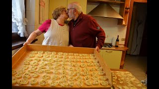 LE CARTELLATE PUGLIESI DOLCE TIPICO NATALIZIO  RICETTA DELLA Nonna Maria [upl. by Horgan]